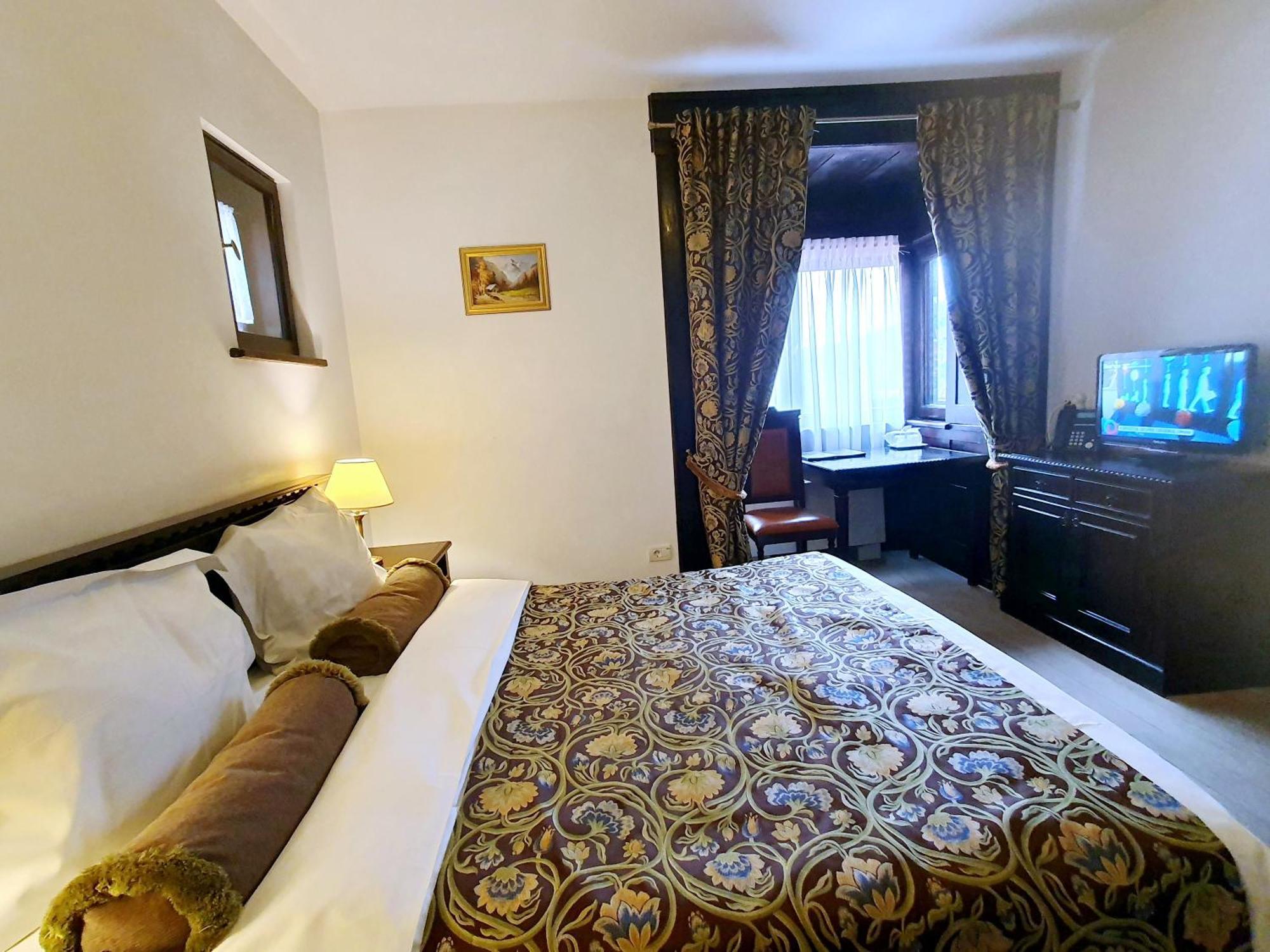 Vila Leonida - Resort Leonida Busteni Bagian luar foto