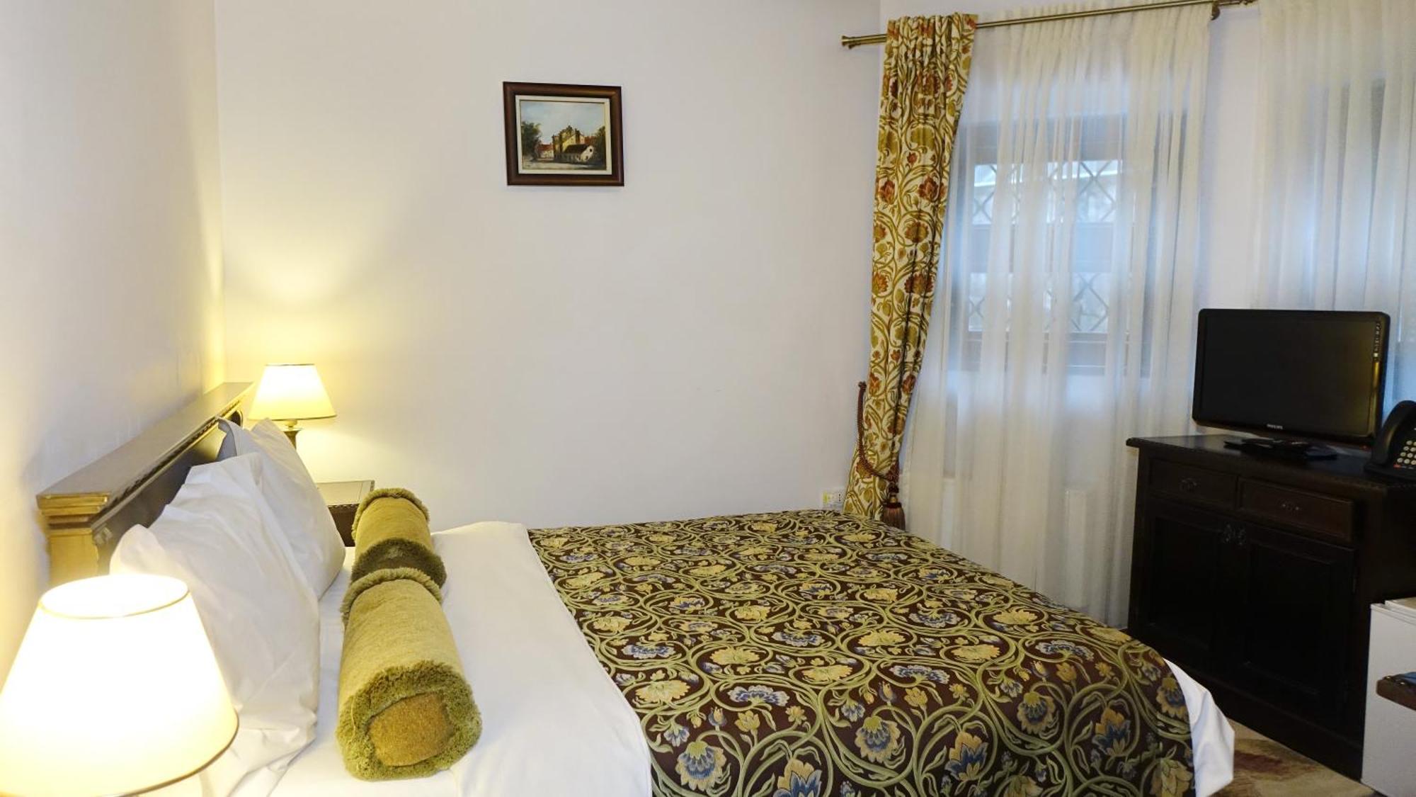 Vila Leonida - Resort Leonida Busteni Bagian luar foto