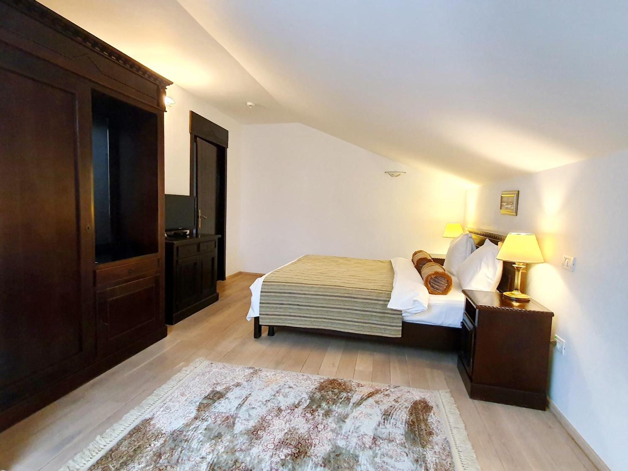 Vila Leonida - Resort Leonida Busteni Bagian luar foto